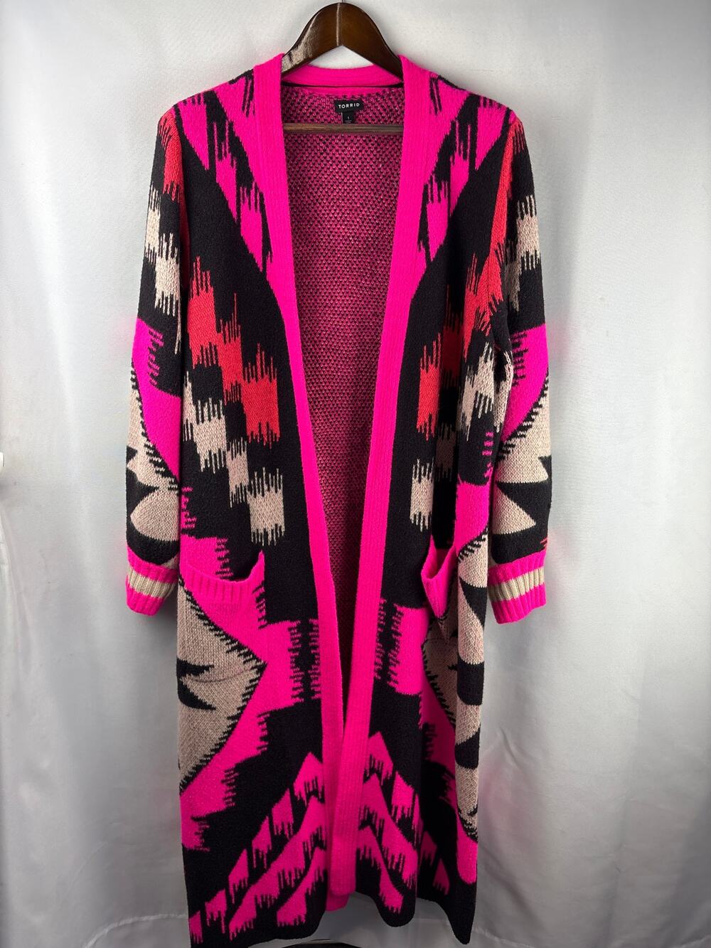 Women’s Torrid Size 1 Pink Gray & Black Patterned Cardigan